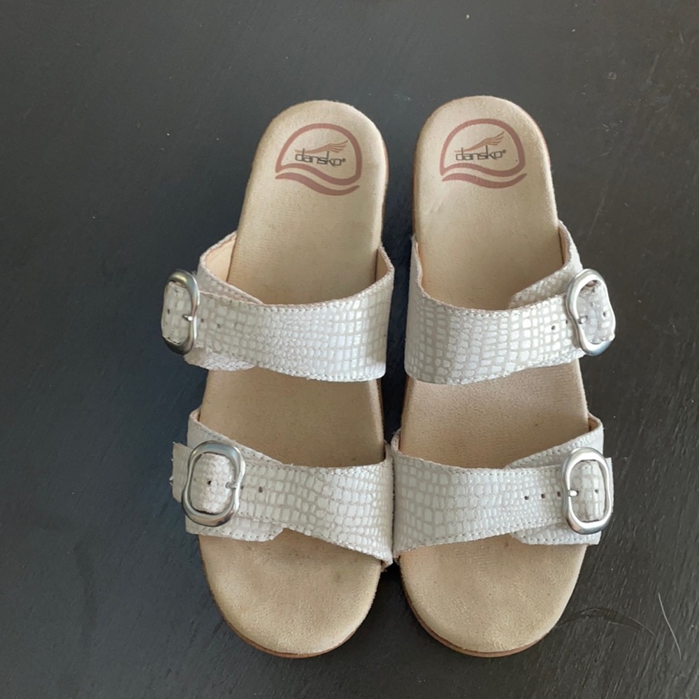 Dansko sandals size 38 (women’s 8M)